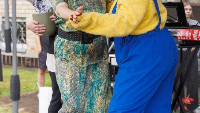 6