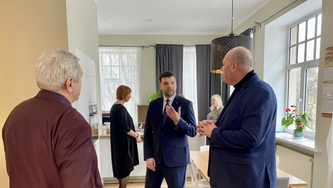 Labklājības ministra kandidāts Reinis Uzulnieks VSAC "Rīga" bērnu filiālēs